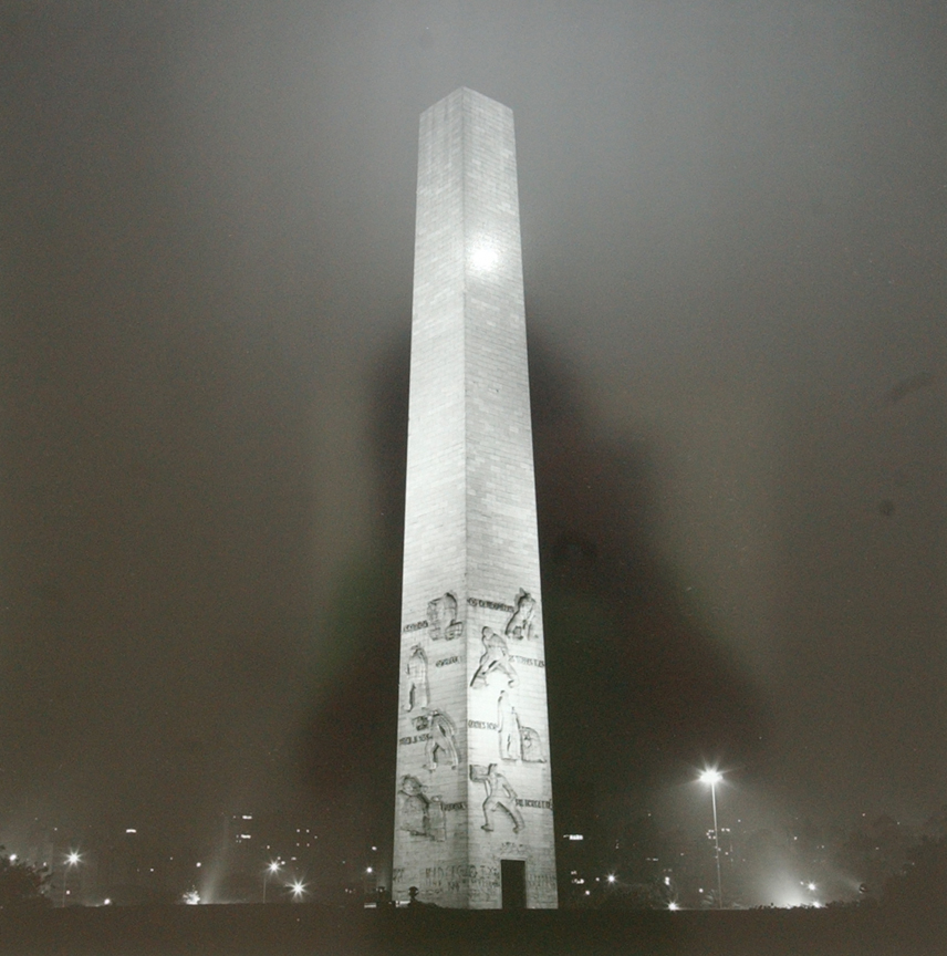 Obelisco do Ibirapuera <a style='float:right;color:#ccc' href='https://www3.al.sp.gov.br/repositorio/noticia/hist/luiz marinho obelisco.jpg' target=_blank><i class='bi bi-zoom-in'></i> Clique para ver a imagem </a>